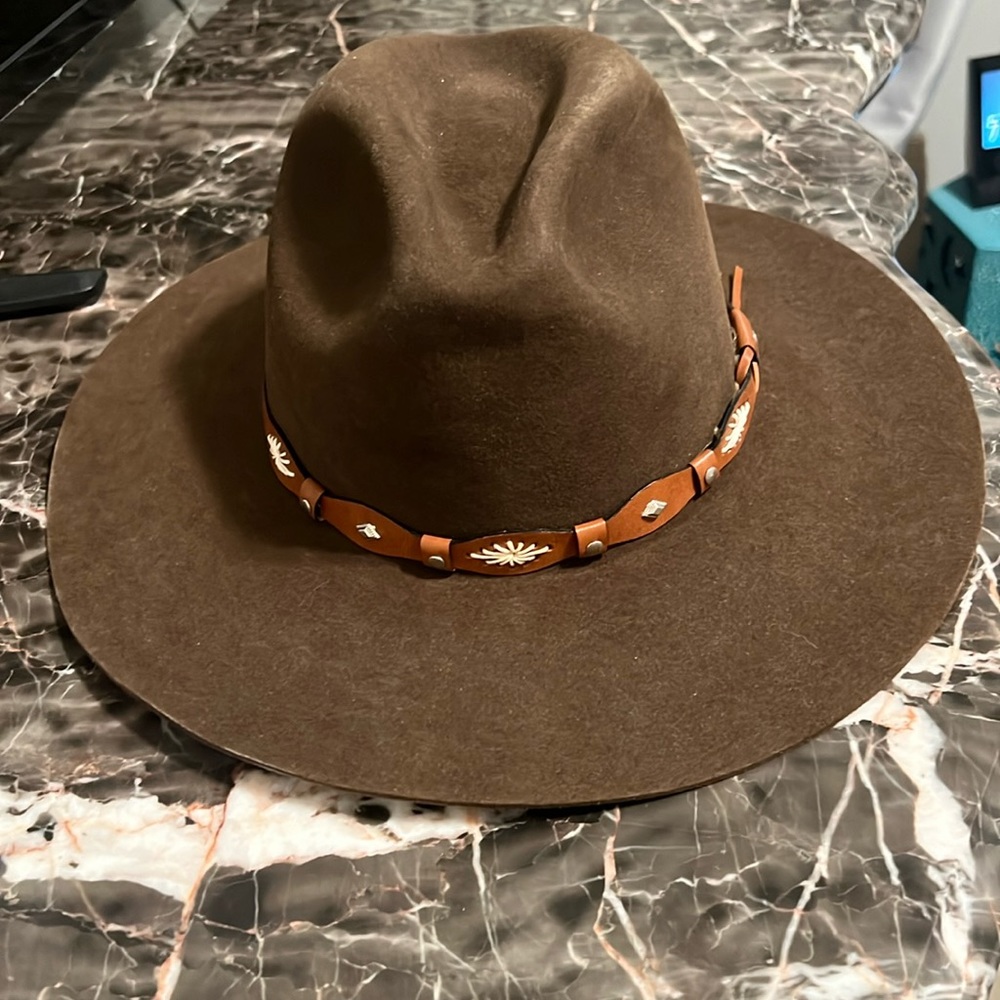 Rodeo King 4x cowboy hat in Brown. Size 7.